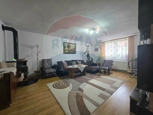 Casă cu 3 camere vis a vis de Biserrica Romano Catolica Medias - imagine 4