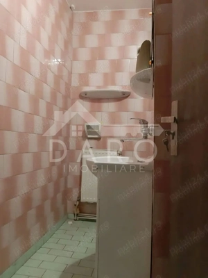 Apartament spațios 3 camere, zona centrala , Poli 2 - imagine 8