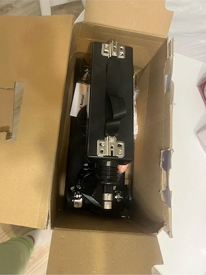 Dispozitiv electric cu accesorii   nou, complet