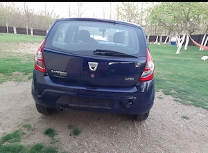 Dezmembrez dacia Sandero - imagine 2