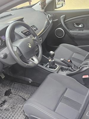 Renault megane 1.5 dci 110 cp  - imagine 8