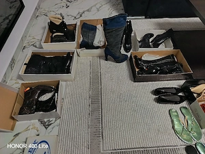 Vând încălțăminte de damă noua