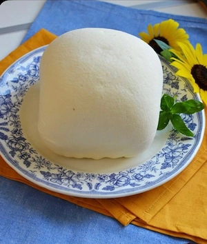 Vand branza de vaca proaspata 