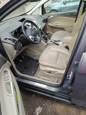Vând   Schimb Ford Cmax 