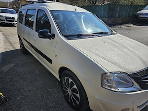 vând Dacia Logan Mcv an 2011