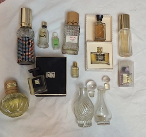 Colectie sticlute vechi parfum Miraj ,Doina, Perla.