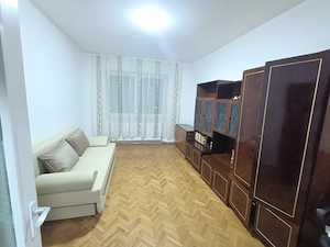 Închiriez apartament 3 camere, str.I. Slavici, et.1  - imagine 4