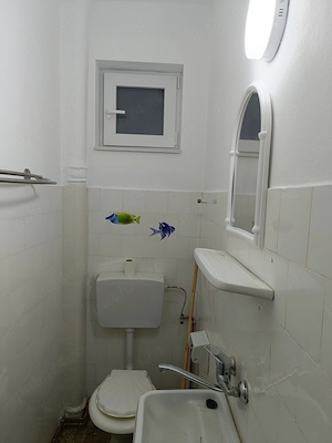 Închiriez apartament 3 camere, str.I. Slavici, et.1  - imagine 2
