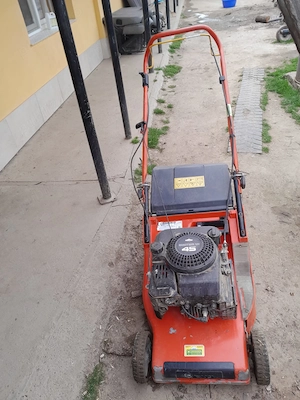 Vand cositoare pe benzina  - imagine 3