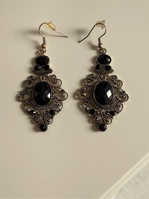 Cercei eleganti si finuti