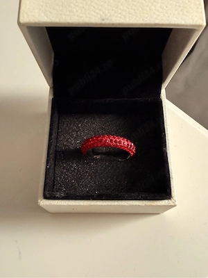 Inel cu pietre rosii Swarovski