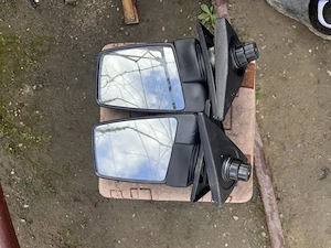 Vând oglinzi Dacia 1310