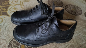 Vând pantofi din piele naturală, mărimea 39