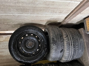 Vând anvelope de vară  Logan 