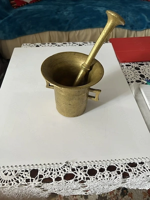 Mojar din bronz si pistil