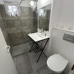 Proprietar, vand ap 3 camere, decomandat, central, renovat complet - imagine 8