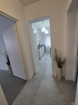 Proprietar, vand ap 3 camere, decomandat, central, renovat complet - imagine 5