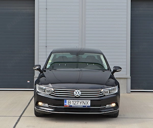 VW Passat B8 Berlina HighLine DSG 1.6tdi 120cp Alcantara Distronic Navy Clima 170.000km Automat - imagine 2