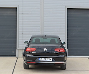 VW Passat B8 Berlina HighLine DSG 1.6tdi 120cp Alcantara Distronic Navy Clima 170.000km Automat - imagine 5