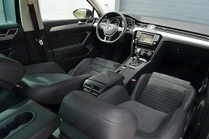 VW Passat B8 Berlina HighLine DSG 1.6tdi 120cp Alcantara Distronic Navy Clima 170.000km Automat - imagine 7