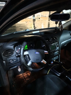 Vând Ford Focus 1.6 TDCI MK2, GHIA (dotari full) - imagine 3