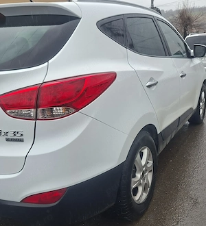 Vând Hyundai ix35, motor 2.0 CRDI diesel, an fabricație 2010. - imagine 7