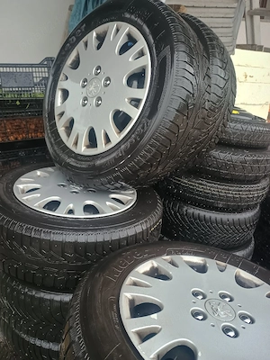 Set roți 195/65/R15 cu capace Peugeot  - imagine 3