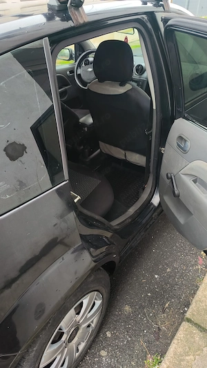 Vând Ford fiesta - imagine 3