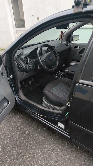 Vând Ford fiesta - imagine 8