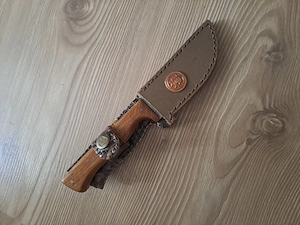 Cuțit  din  foaie  de arc.