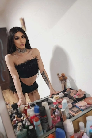 Karina Top transgender! XXL Stăpână ta 