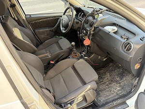 Dacia Duster 1.5 dci 4x4 - imagine 3