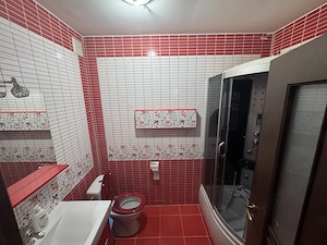 Închiriez apartament cu 3 camere - imagine 4