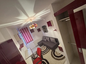 Închiriez apartament cu 3 camere - imagine 2