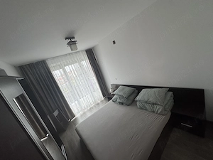 Închiriez apartament cu 3 camere - imagine 5
