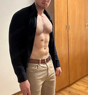 Bărbat discret pentru bărbați generoși 