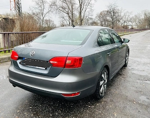 Volkswagen Jetta, 2012 - imagine 3