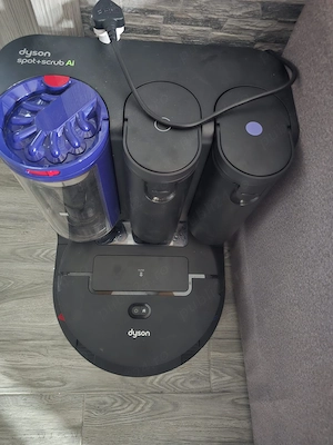 Vând robot Dyson nou nouț preț 4000ron