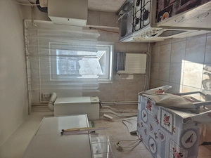 Apartament 3 camere, etaj 2 4, centrală proprie, zonă centrală - lângă Primărie - imagine 6