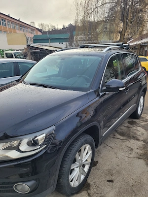 VW Tiguan din 2012 - imagine 10