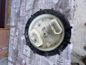 Vand pompa benzina 1.4 benzina de Polo 2001 50 lei - imagine 2