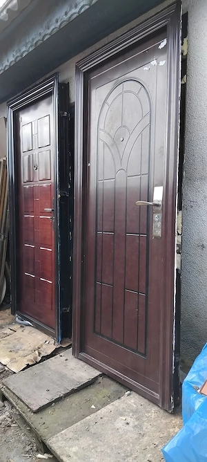 Uși metalice de exterior complete cu chei și toc 