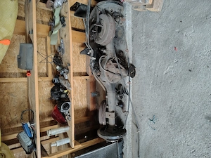 Vând grup spate Mitsubishi L200 an 2006-2009 