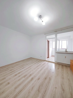 Proprietar vand garsoniera în Lapus - etaj intermediar