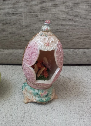 Cutie muzicala de Paste tip ou Faberge