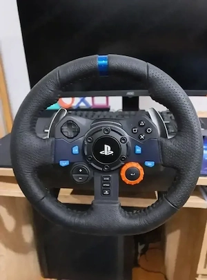 Vând volan Logitech G29 