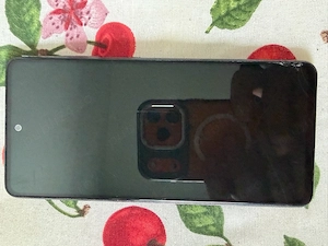 Samsung Galaxy A 52 s 5 G de 128 GB cu 6 GB RAM fara bourne ecran perfect funcțional in model reușit