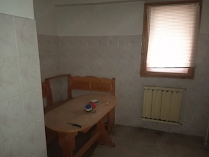 Vând apartament 2 camere in Pascani,zona deal,str.Gradinitei,vizavi de Catedrala - imagine 5