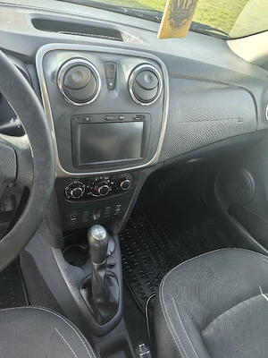 Dacia Logan  Laureate an 2014 unic proprietar  - imagine 5