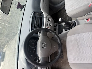 Hyundai accent - imagine 5